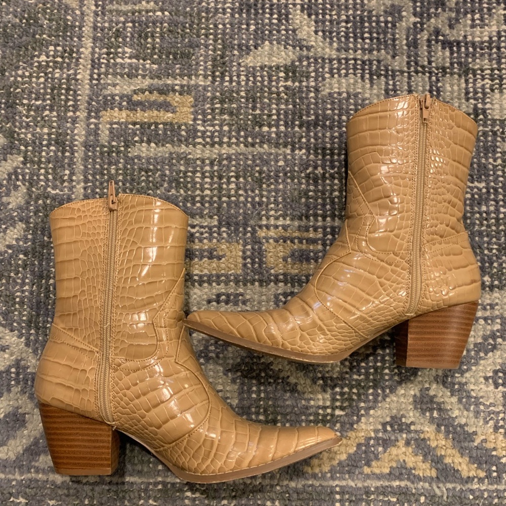 Matisse Croc-Embossed Tan Ankle Boots